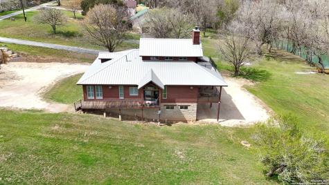 398 Redbird Kingsbury TX 78638