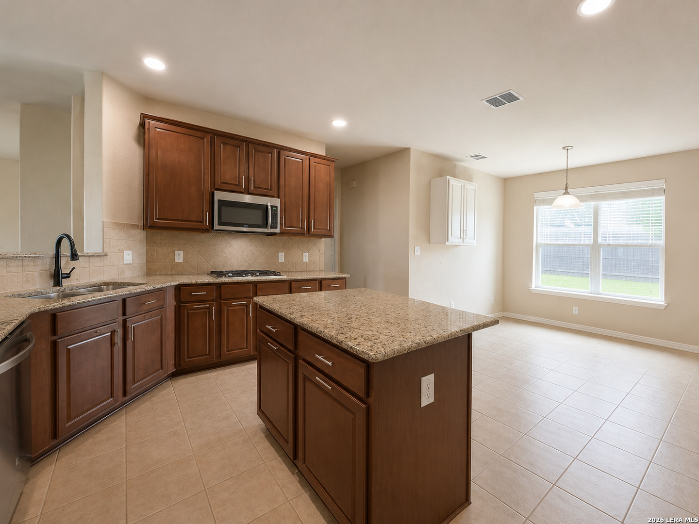 13911 Blakeville Live Oak TX 78233