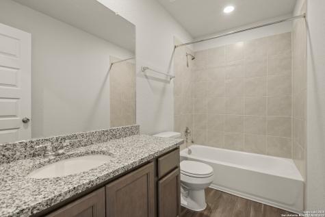 187 Hunters Camp San Antonio TX 78245