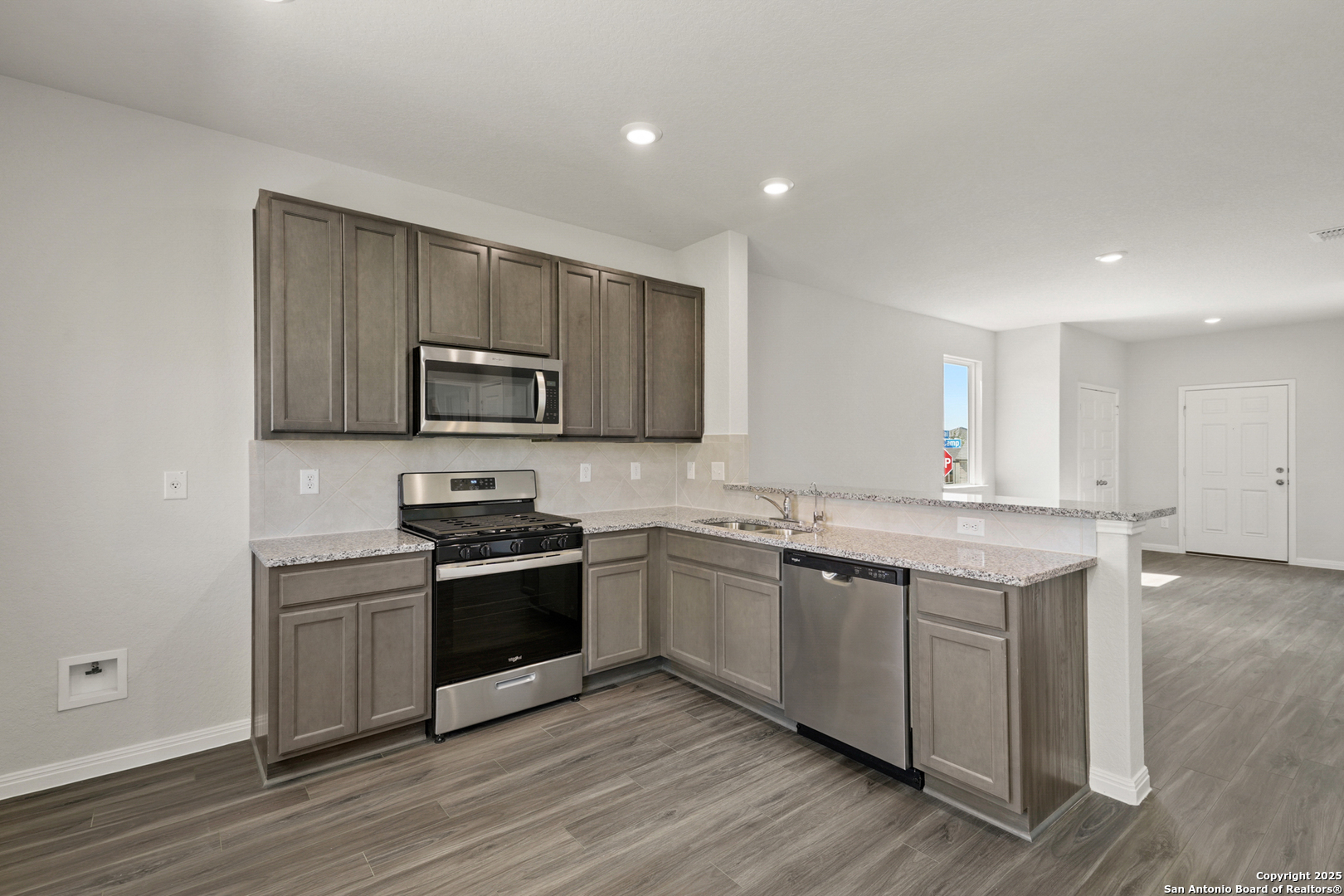 187 Hunters Camp San Antonio TX 78245