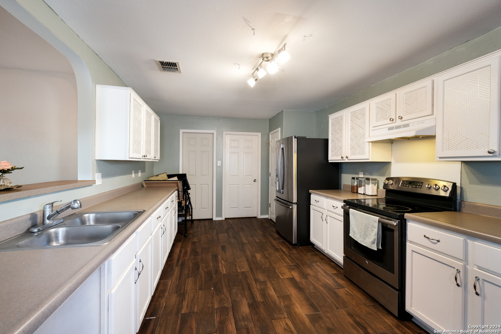 7115 Horizon Star San Antonio TX 78252