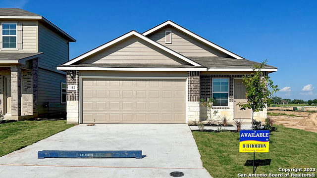 112 Chipping Alley Floresville TX 78114