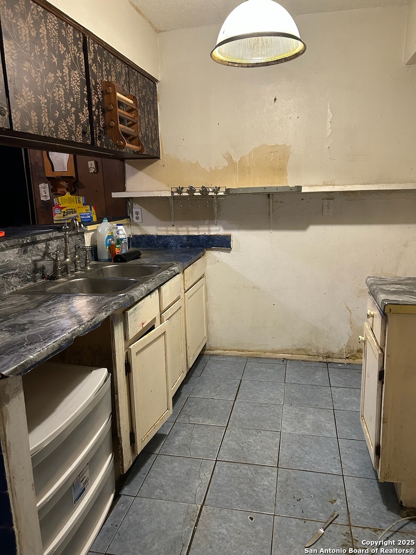 2103 Chesterhill San Antonio TX 78228