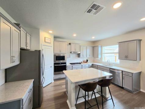 7043 Sycamore Pass San Antonio TX 78252