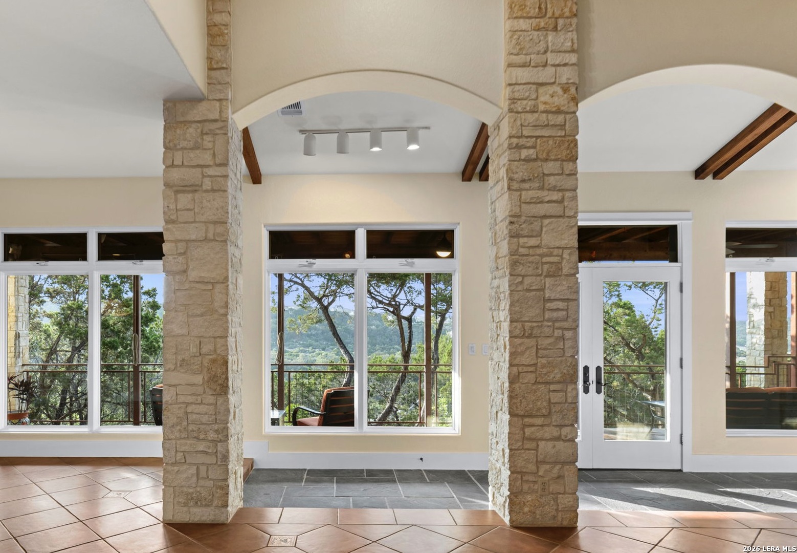 15529 Escarpment Ok Helotes TX 78023