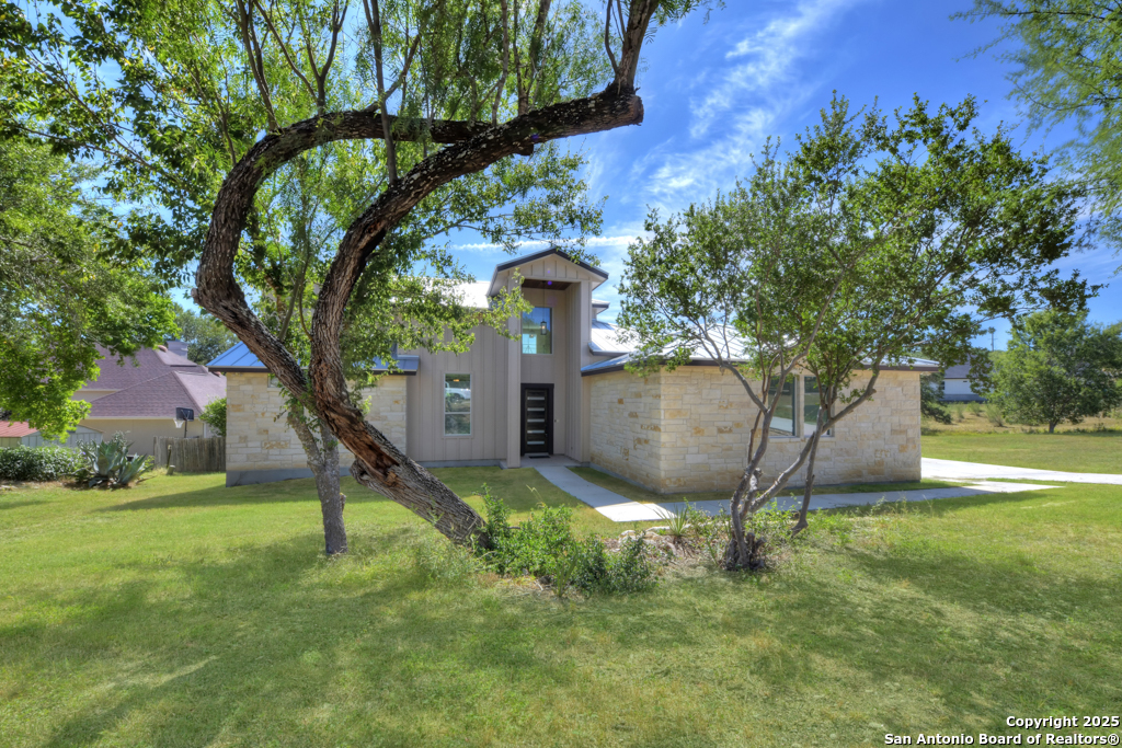 105 River Bluff Castroville TX 78009