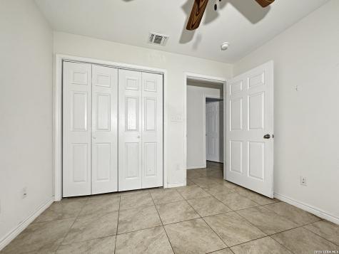 505 Indian Crossing Jourdanton TX 78026