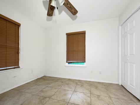 505 Indian Crossing Jourdanton TX 78026