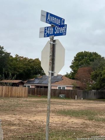 702 34th Street Hondo TX 78861