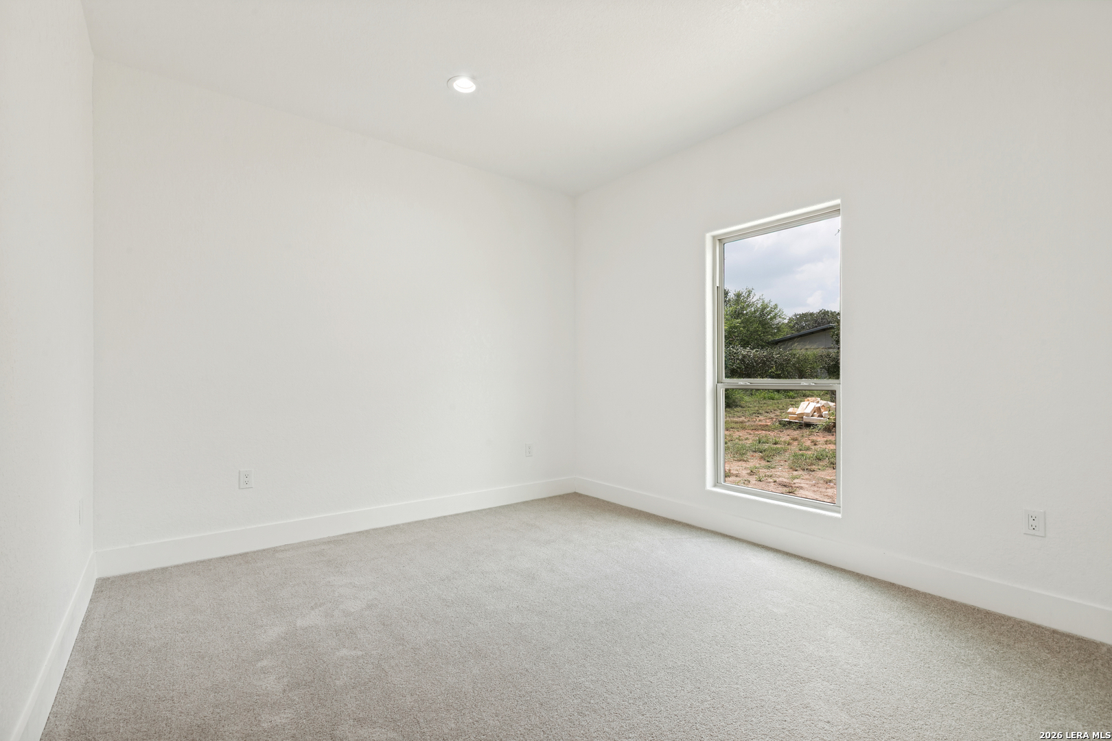 716 County Road 6847 Lytle TX 78052