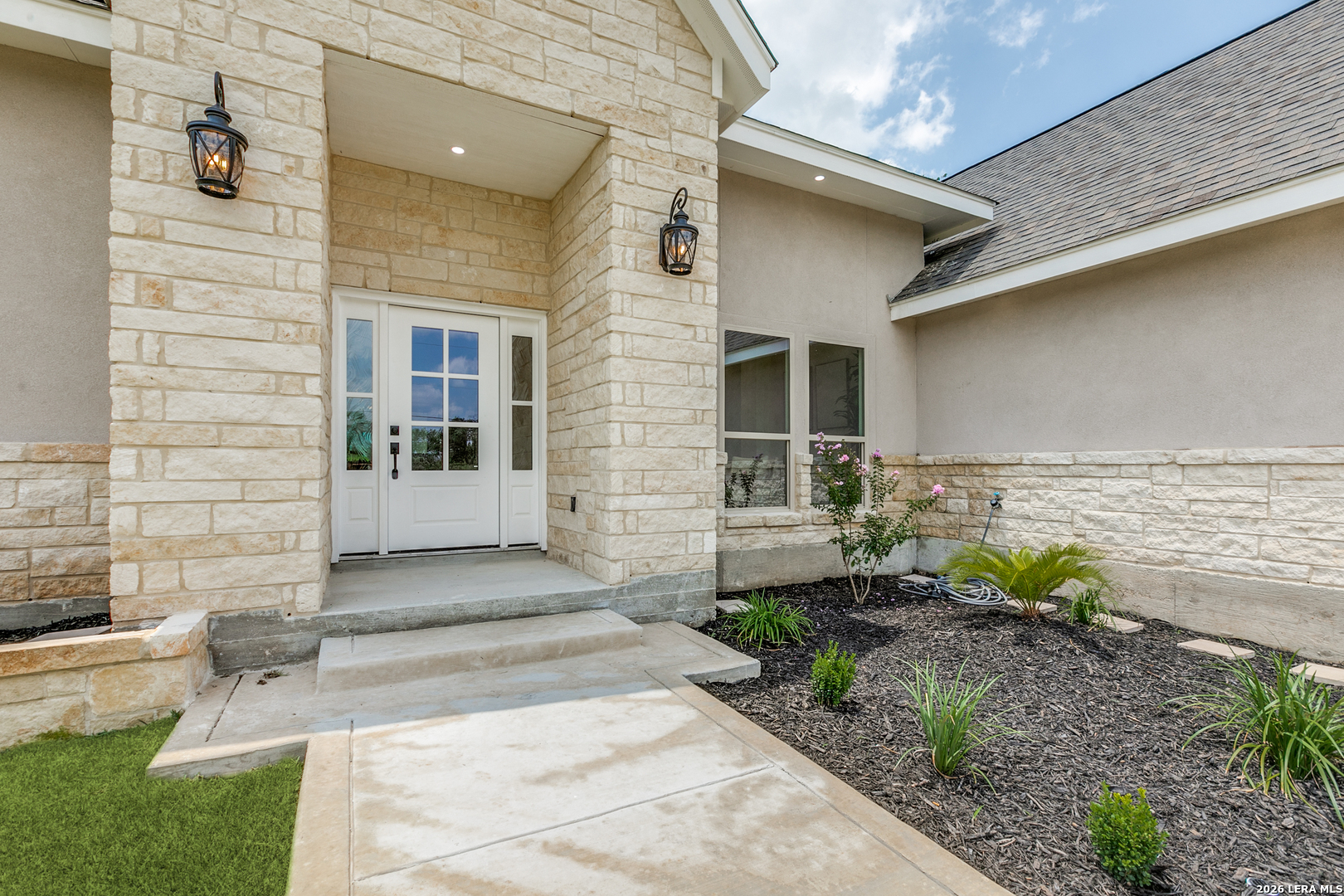 716 County Road 6847 Lytle TX 78052