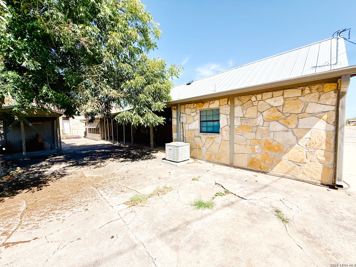 32 Baylor Brackettville TX 78832