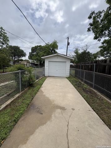 206 Laurelwood Drive San Antonio TX 78213