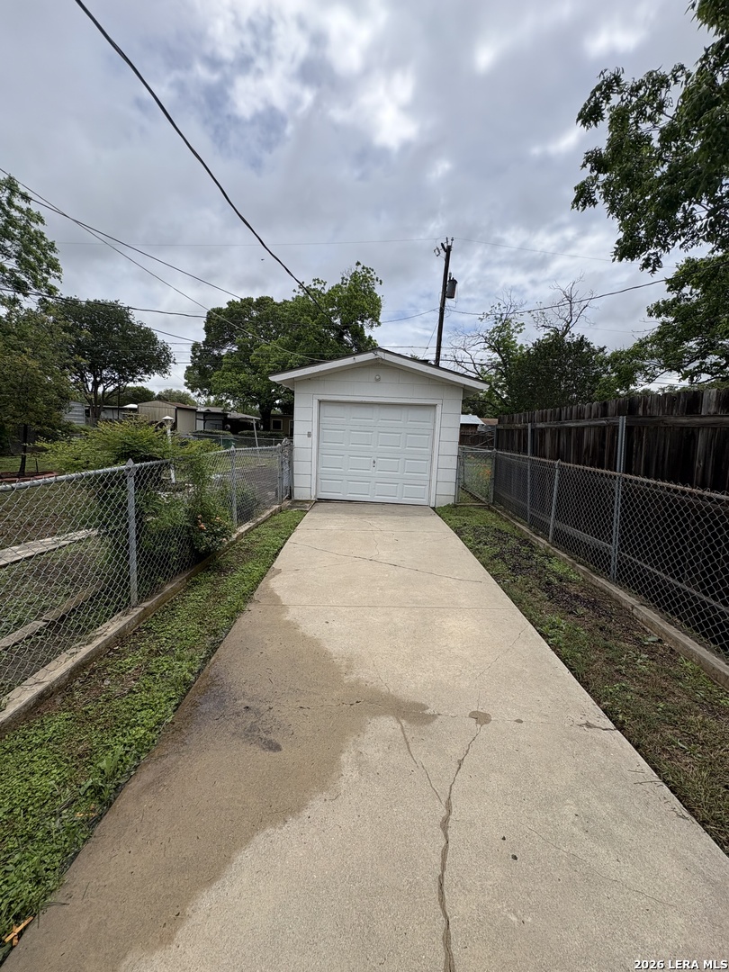 206 Laurelwood Drive San Antonio TX 78213