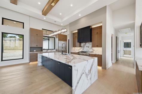 9651 Lenox Hill San Antonio TX 78255