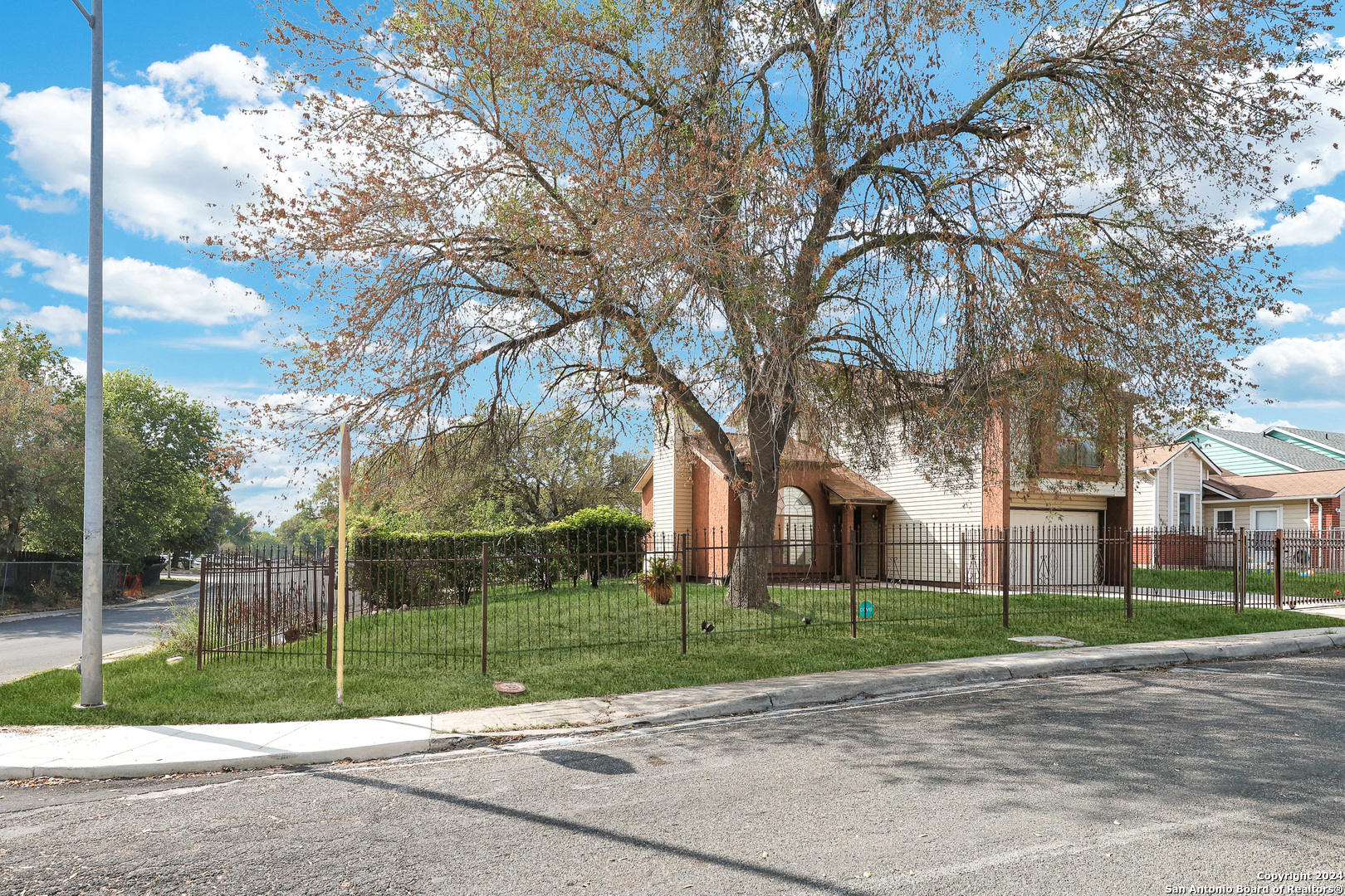 5986 Sunrise Bend Drive San Antonio TX 78244