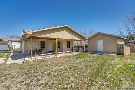 230 Broken Spur Bandera TX 78003