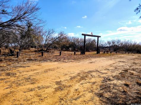 1641 County Road 223 Floresville TX 78114