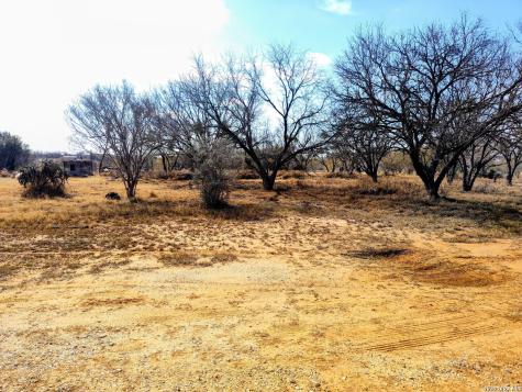 1641 County Road 223 Floresville TX 78114