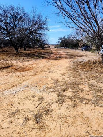1641 County Road 223 Floresville TX 78114