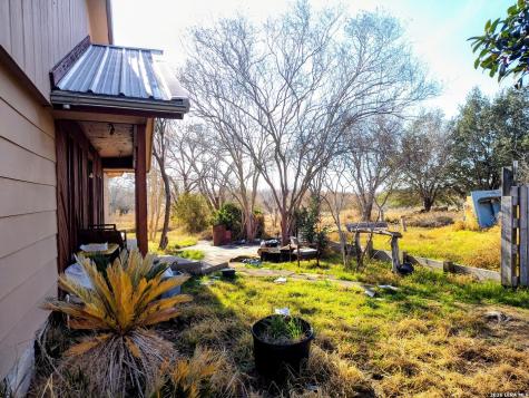 1641 County Road 223 Floresville TX 78114