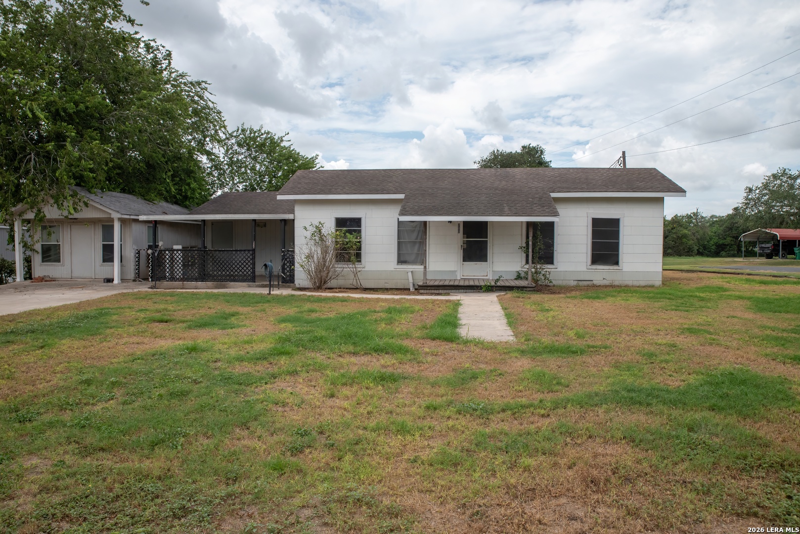 200 N Irvin Street Falls City TX 78113
