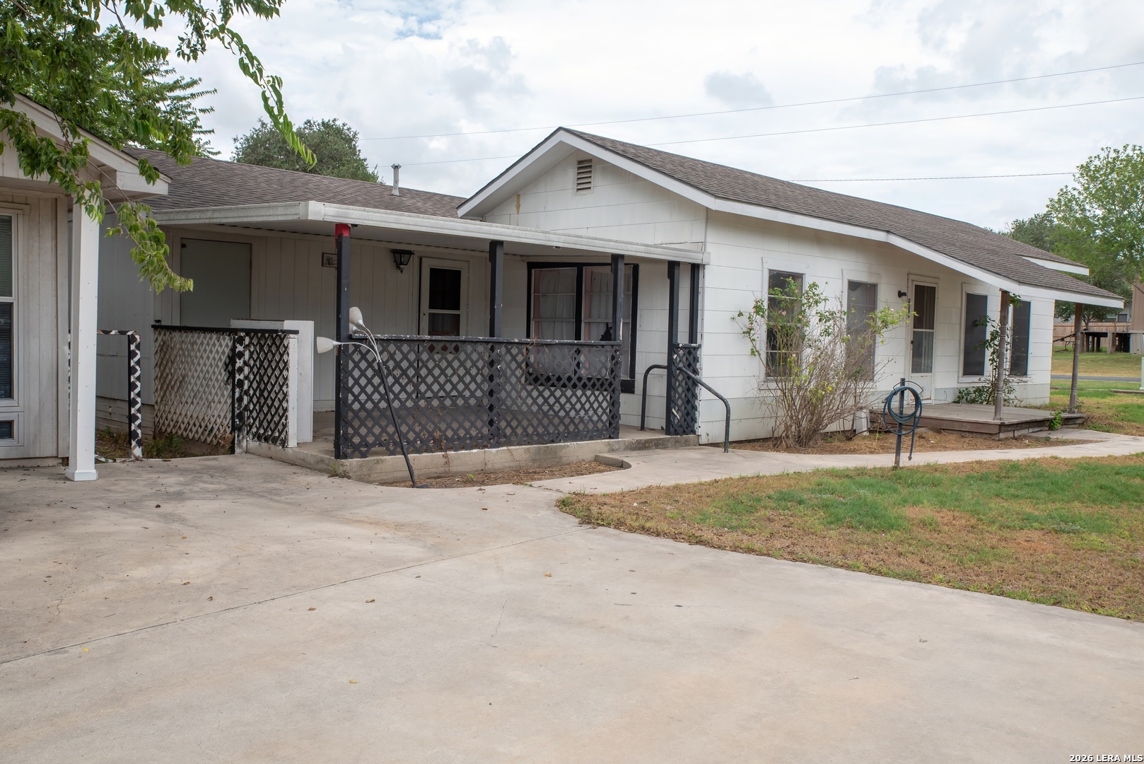 200 N Irvin Street Falls City TX 78113