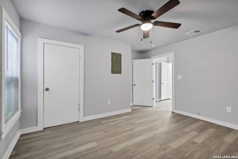 154 W Zavalla San Antonio TX 78204