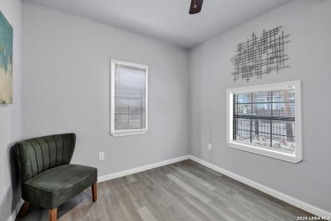154 W Zavalla San Antonio TX 78204