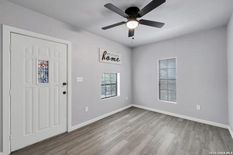 154 W Zavalla San Antonio TX 78204
