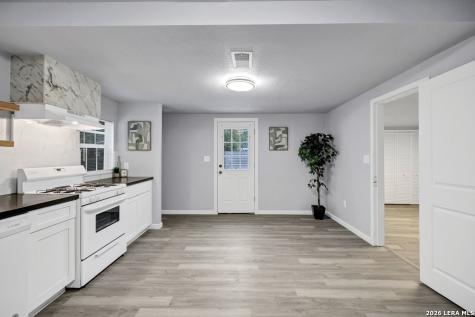 154 W Zavalla San Antonio TX 78204