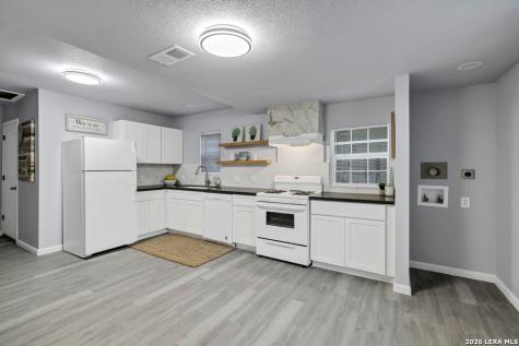 154 W Zavalla San Antonio TX 78204