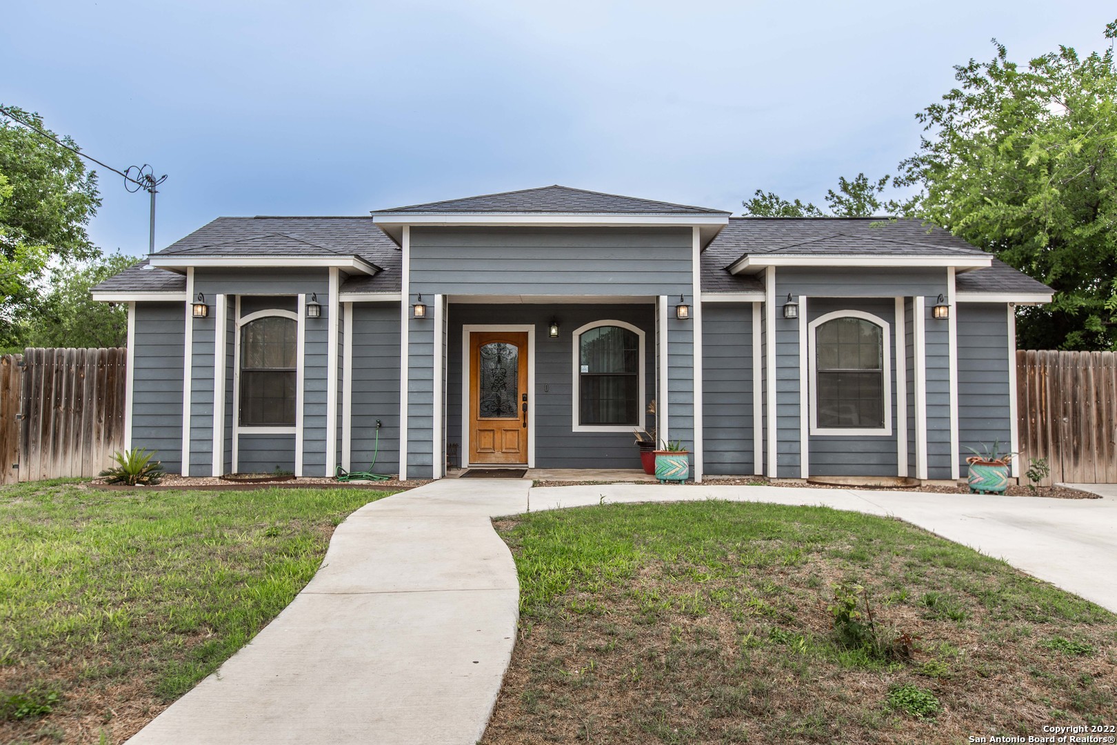 116 W Zaragosa Street Uvalde TX 78801