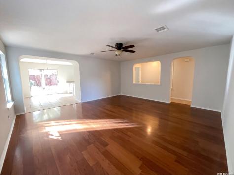 7223 Avator Bay San Antonio TX 78250