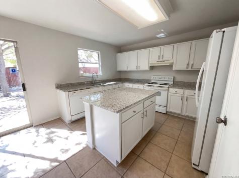 7223 Avator Bay San Antonio TX 78250