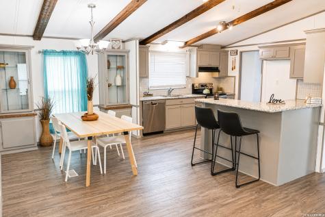 18066 La Gloria Road Elmendorf TX 78112