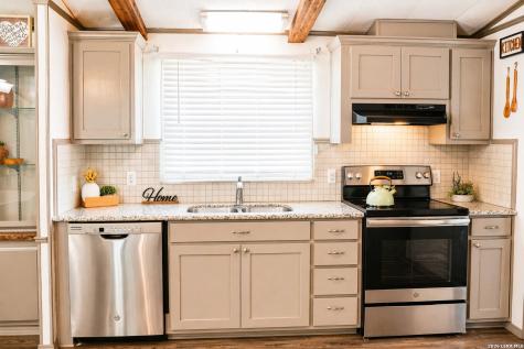 18066 La Gloria Road Elmendorf TX 78112