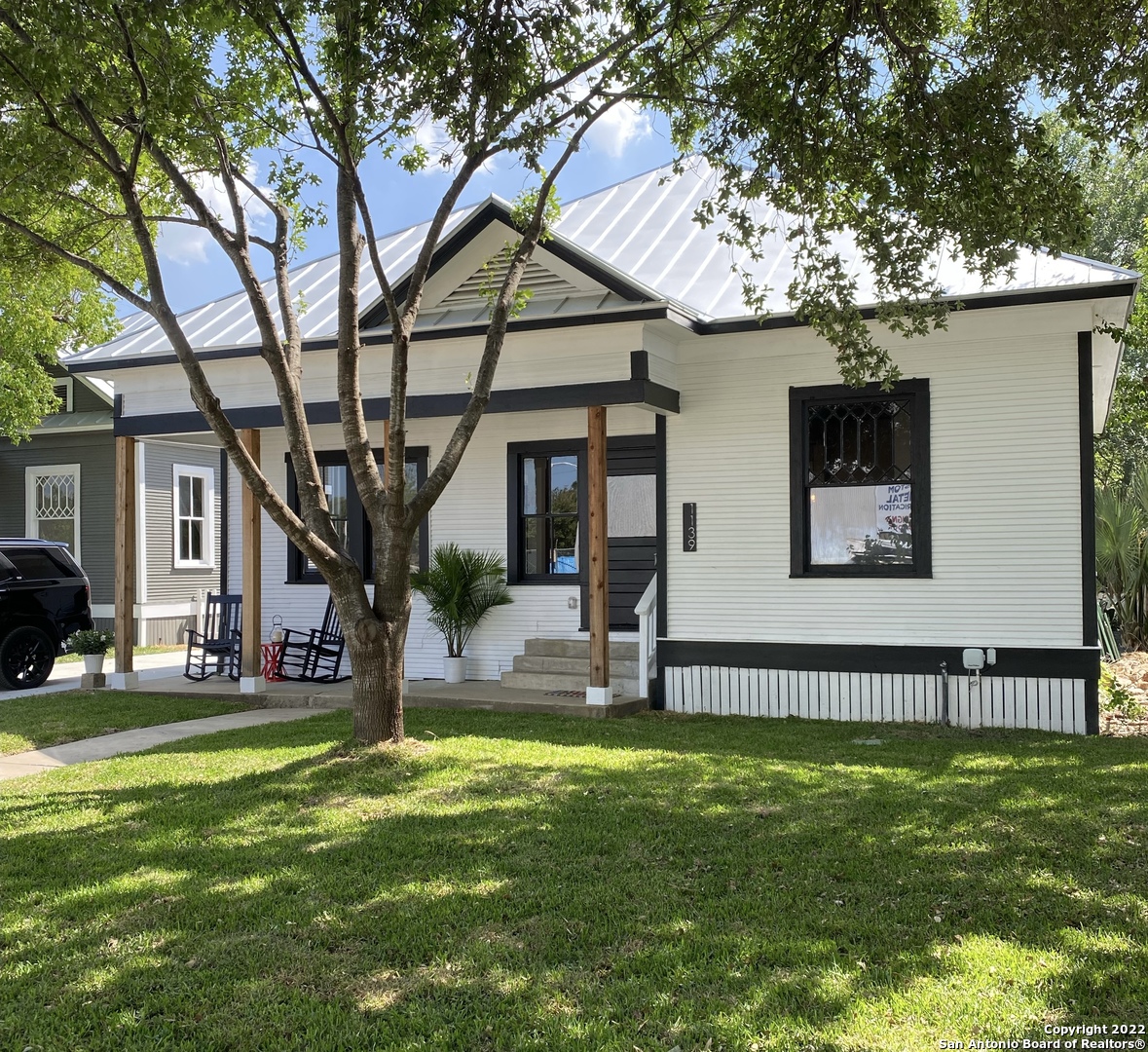 1139 S Saint Marys Street San Antonio TX 78210