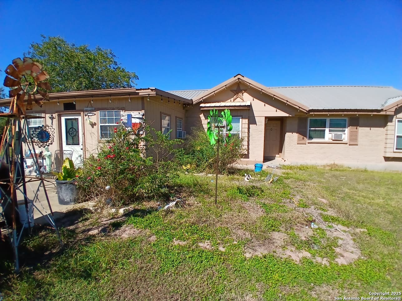 706 Thomaston River Road Cuero TX 77954