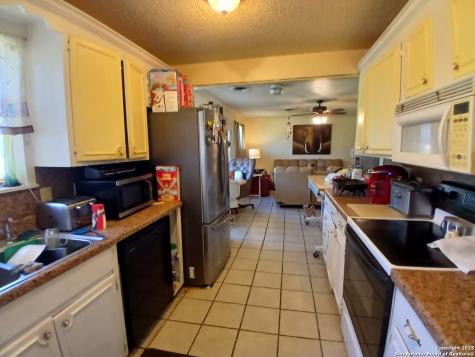 706 Thomaston River Road Cuero TX 77954
