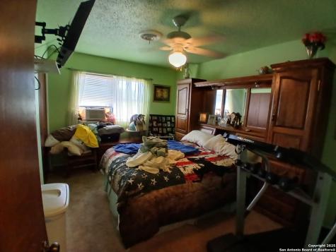 706 Thomaston River Road Cuero TX 77954