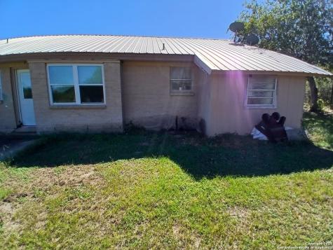 706 Thomaston River Road Cuero TX 77954