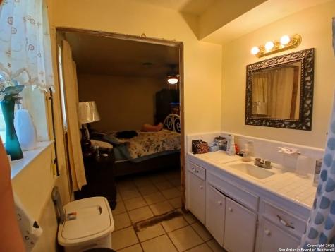 706 Thomaston River Road Cuero TX 77954