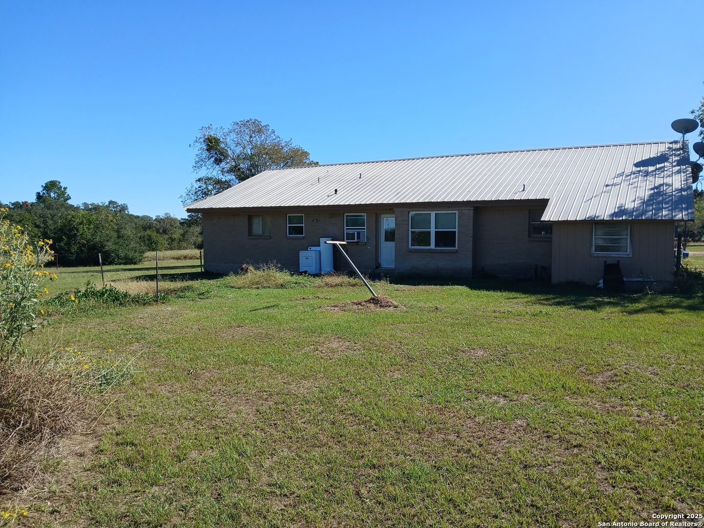 706 Thomaston River Road Cuero TX 77954