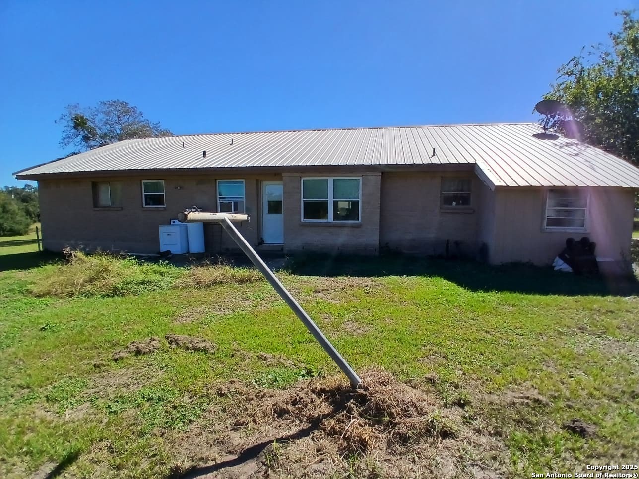 706 Thomaston River Road Cuero TX 77954