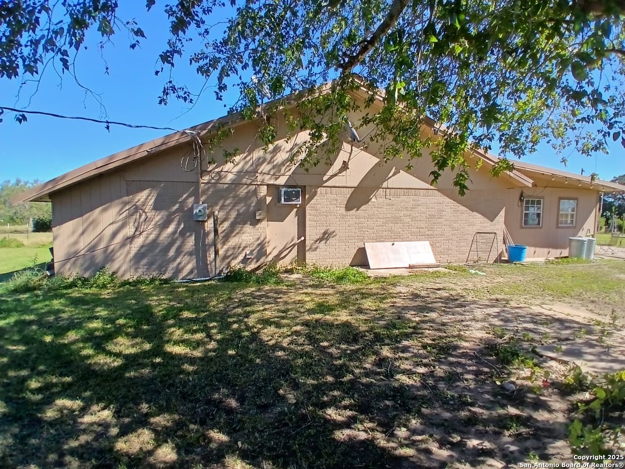 706 Thomaston River Road Cuero TX 77954