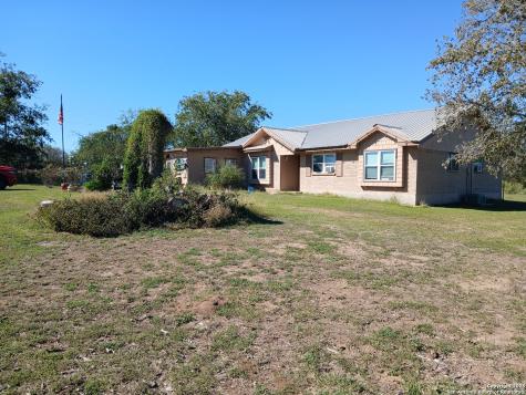 706 Thomaston River Road Cuero TX 77954