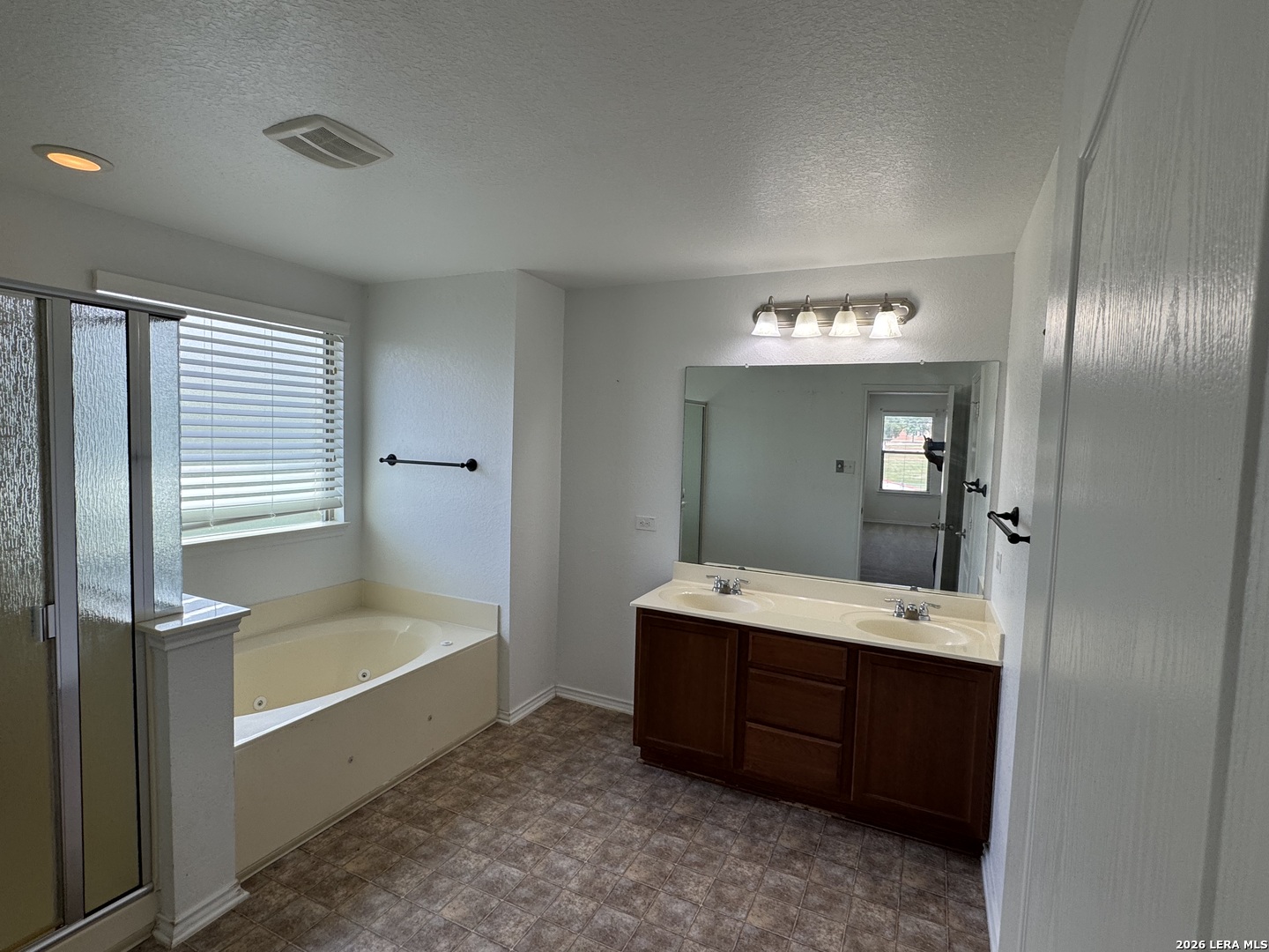 9027 Summit Lake San Antonio TX 78245