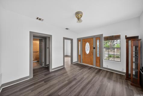 807 Eldorado San Antonio TX 78225