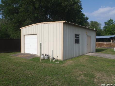 2620 Blumberg Park Road Seguin TX 78155